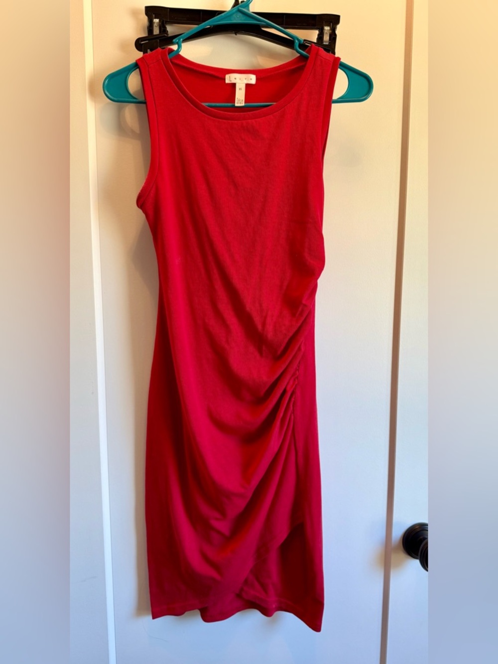 Leith Sleeveless Red Ruched Midi Dress